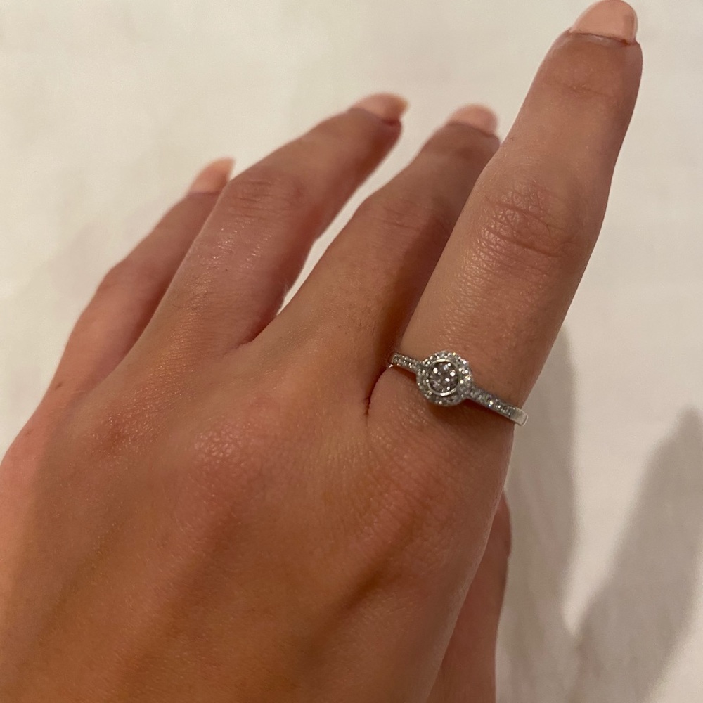 14k white gold diamond engagement ring